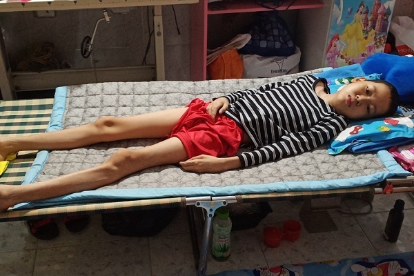 Bé Nguyễn Sỹ Lương nhận được rất nhiều tình thương của bạn đọc Bé Nguyễn Sỹ Lương nhận được rất nhiều tình thương của bạn đọc