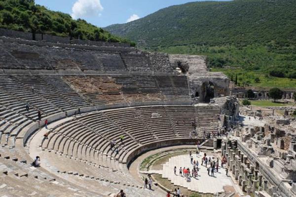 Ephesus - vàng son một thời của đế chế La Mã Ephesus - vàng son một thời của đế chế La Mã
