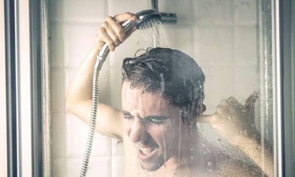 Cảnh báo cơ thể đang trong trạng thái này tuyệt đối không được tắm Cảnh báo cơ thể đang trong trạng thái này tuyệt đối không được tắm