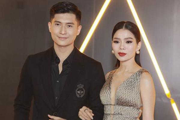 Lâm Bảo Châu bấm điện thoại mặc kệ Lệ Quyên khản cổ 'người yêu ơi' Lâm Bảo Châu bấm điện thoại mặc kệ Lệ Quyên khản cổ 'người yêu ơi'